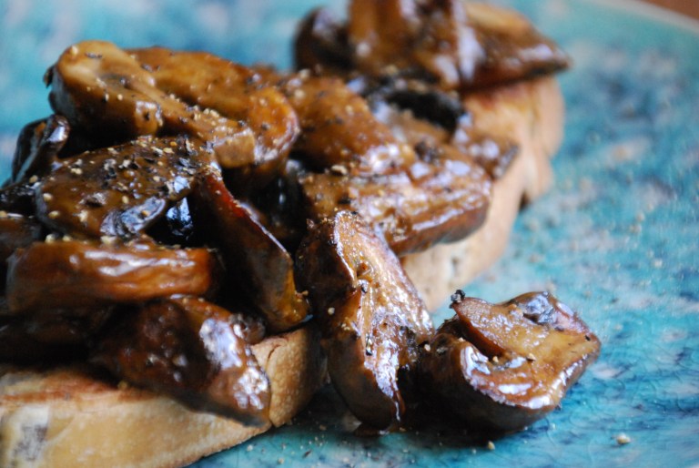 Mushroom Stroganoff on Olive Bread Toast (20)